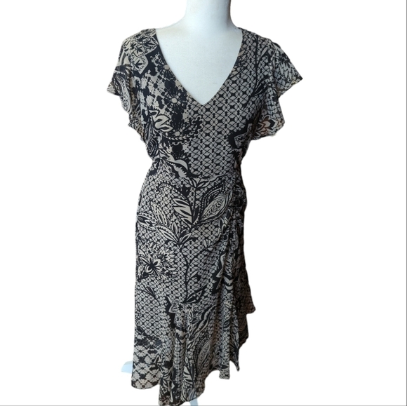 Taylor Black Floral print Ruched Ruffled Dress Black V-Neck size 6 - Picture 10 of 12